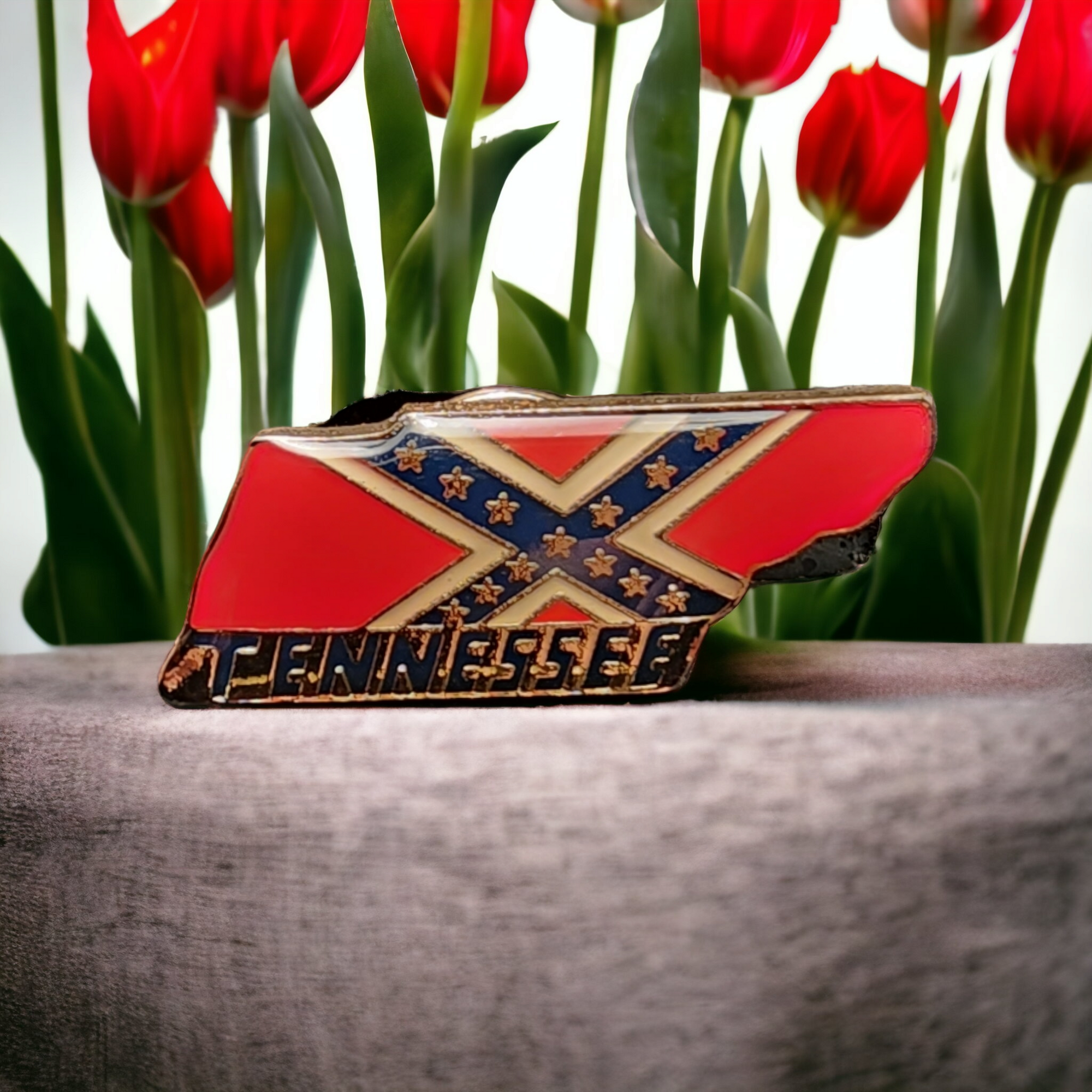 Battle Flag With Tennessee Lapel Pin